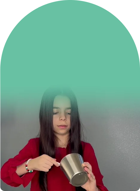 Screen-free focus, from stirring each color to pouring the mold