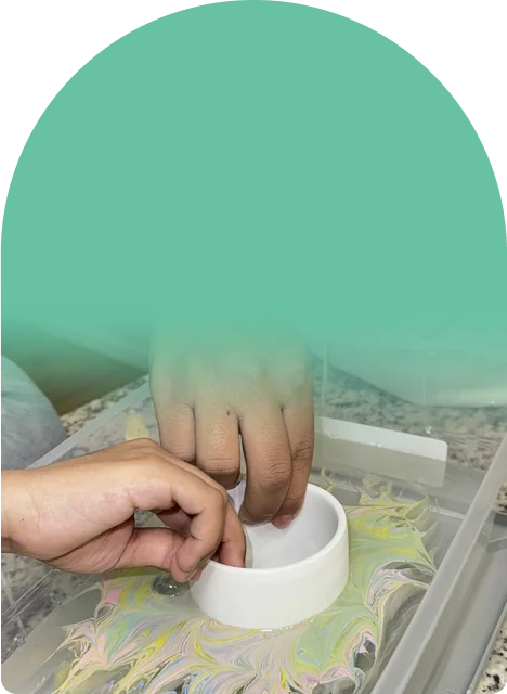 Screen-free focus, one drop of color and one gentle dip at a time